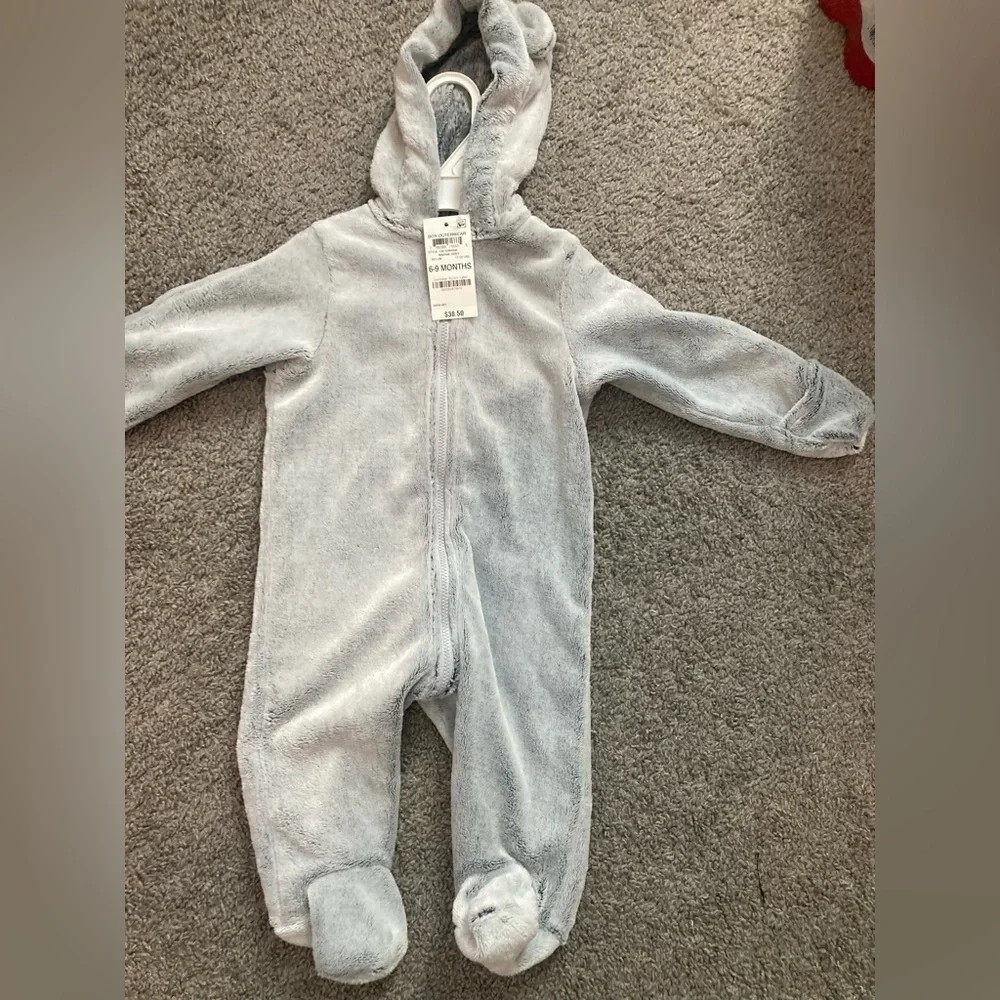 Gender Neutral Snow Suit - Picture 1 of 2